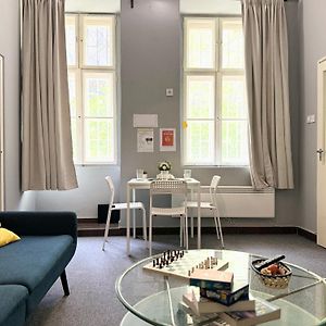 Appartement à 2 Chambres à Coucher