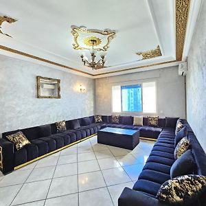 Appartement à 3 Chambres à Coucher