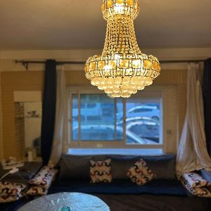 Appartement à 2 Chambres à Coucher