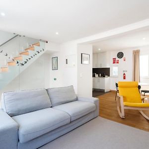 Appartement à 2 Chambres à Coucher