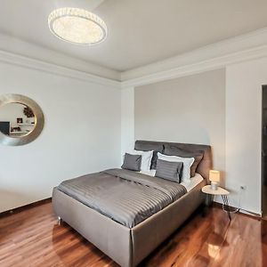 Amora Homes Breathless Panorama Synagogue Elegant Attic Free Parking Reservation Needed