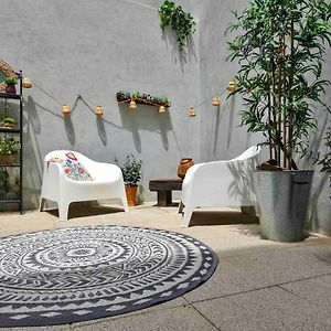 Elegant Studio & Private Garden In Historical Centre