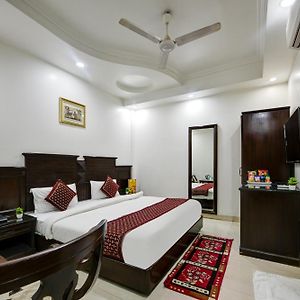 Hotel Legend International - 02 Mins From New Delhi Railway Station