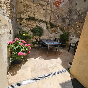 Superbe Maison 68m2 avec Cour -Hypercentre Avignon