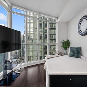 Modern Apartment Downtown Toronto