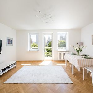 Appartement à 3 Chambres à Coucher