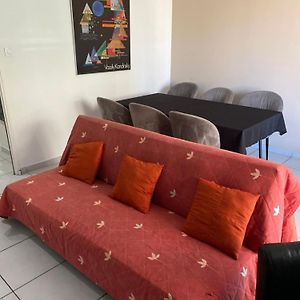 Appartement à 2 Chambres à Coucher