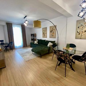 Appartement de Luxe à 2 Chambres à Coucher