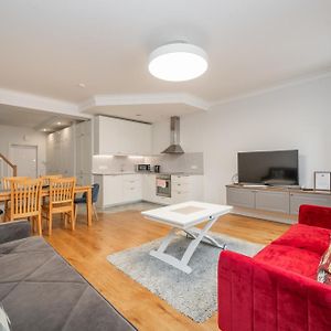 Appartement à 3 Chambres à Coucher