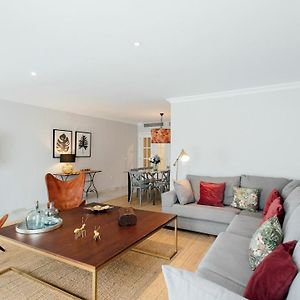 Appartement à 3 Chambres à Coucher