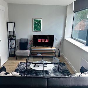 Modern And Stunning 1 Bed Near Old Trafford And City Centre
