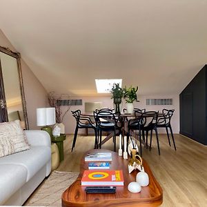 Appartement à 2 Chambres à Coucher