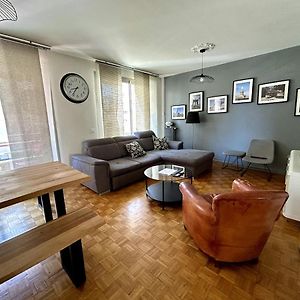Appartement à 2 Chambres à Coucher