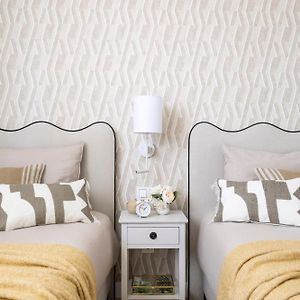 Appartement Suite à 3 Chambres à Coucher
