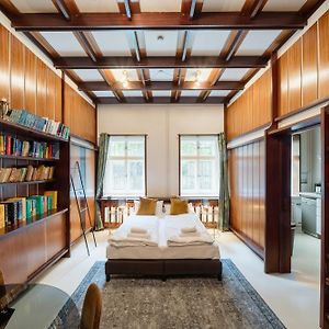 Appartement de Luxe à 2 Chambres à Coucher