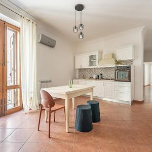 Appartement à 3 Chambres à Coucher