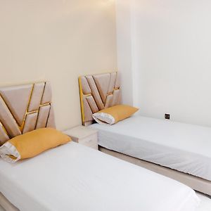 Appartement à 3 Chambres à Coucher