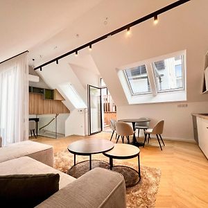 Appartement à 2 Chambres à Coucher