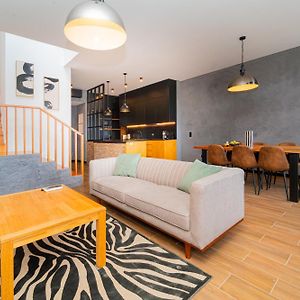 Appartement à 2 Chambres à Coucher