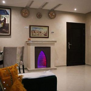Appartement à 3 Chambres à Coucher