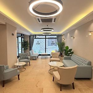 Nuperasuit Hotel