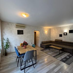 Parchevich 31 Center Apartment - 24H Self Check-In