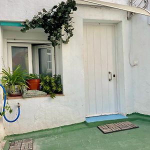 Rv- Little Blue House - Mentidero