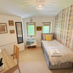 23 Lochburn Gardens - Carz
