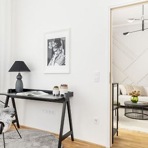 Appartement à 2 Chambres à Coucher