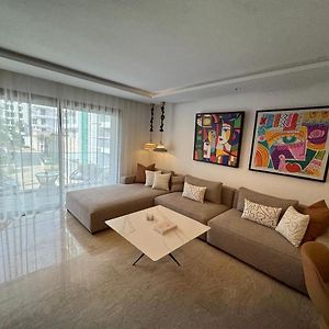 Appartement de Luxe à 2 Chambres à Coucher