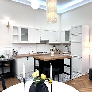 Appartement à 2 Chambres à Coucher