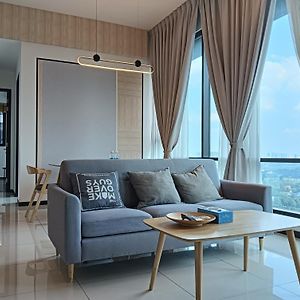 Appartement à 3 Chambres à Coucher