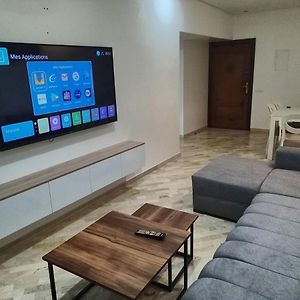 Appartement à 2 Chambres à Coucher