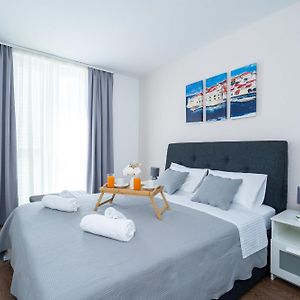 Appartement à 2 Chambres à Coucher