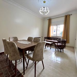 Appartement à 3 Chambres à Coucher