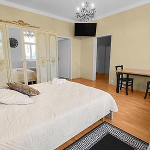 Appartement à 3 Chambres à Coucher