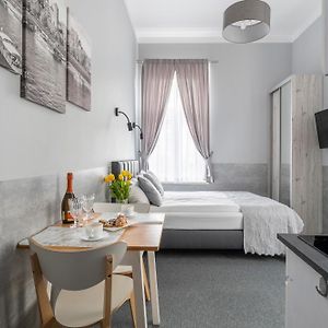 Primero Elegant Apartments Krakow Old Town