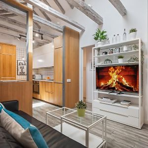 Attic 3Bedrms-2Baths In Heart Of Malasana