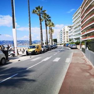 Magnifique 2 pièces Juan les Pins bord de plage