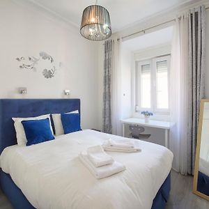 New 3 Bedroom Flat With River On Sight @Alameda