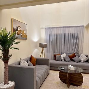 The Cosy Duplex With Gym Access & Near Mall, Palooza