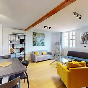 Appartement à 2 Chambres à Coucher