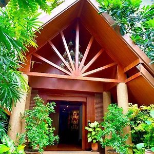 Chada Thai House