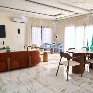 Appartement à 3 Chambres à Coucher