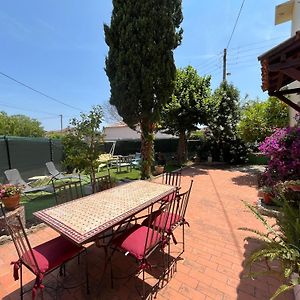F4 Rdc & Jardin Prive, Parkings Gratuits, Clim, Calme, Wifi, Ideal Famille & Pro, 15 Min De La Mer Et Base Navale, 10 Min De La Gare Sncf Et Routiere
