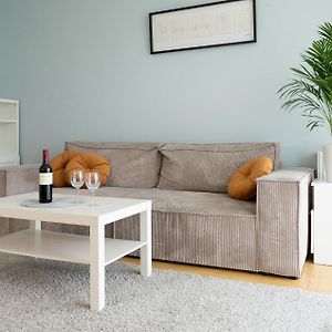 Nutmeg Apartment Wola