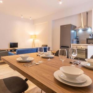 Appartement à 2 Chambres à Coucher