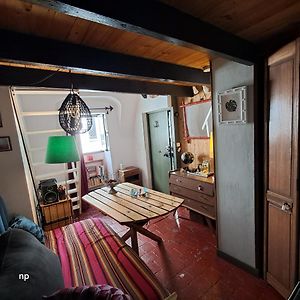 Studio Lit King-Size