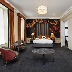Albany Hotel