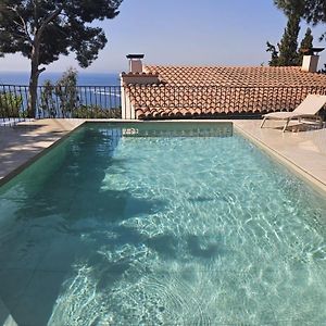 Villa à 4 Chambres à Coucher